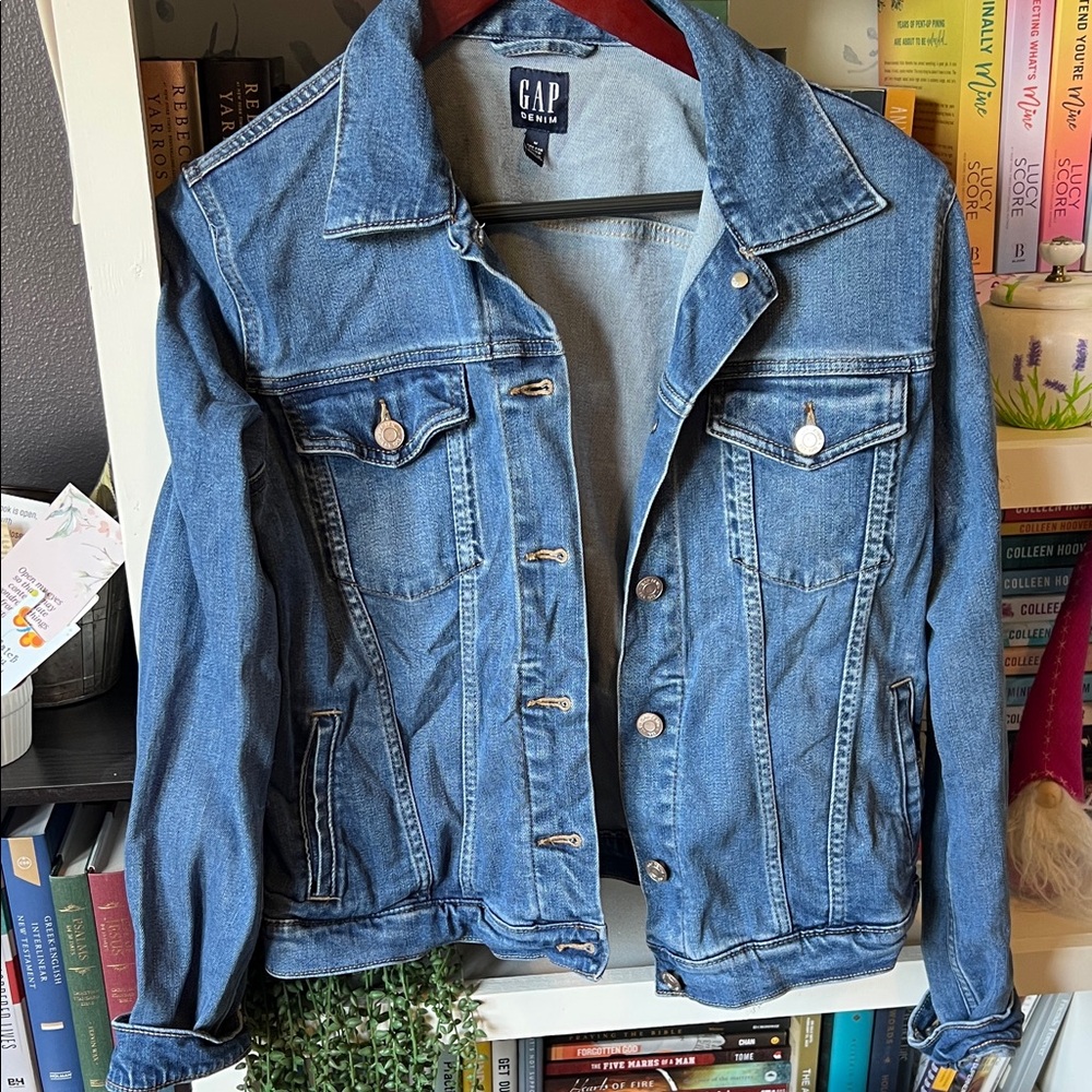 GAP women’s Blue Denim Jacket